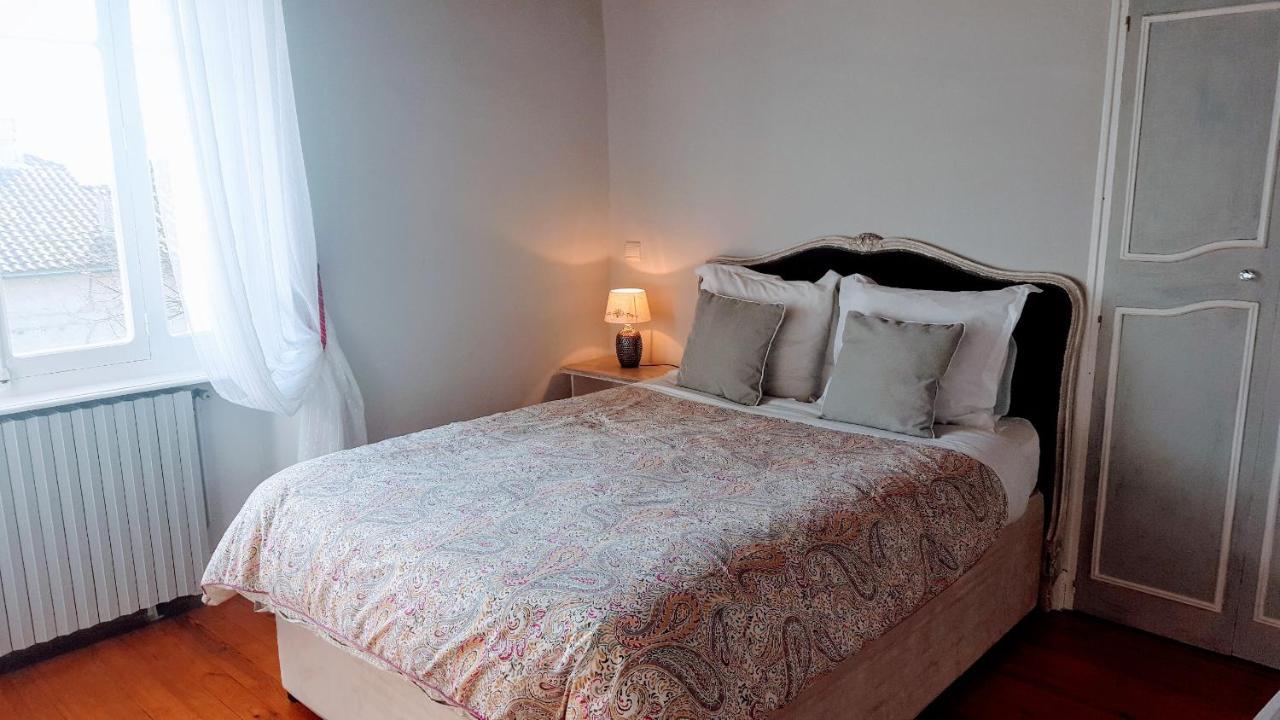 Les Tilleuls Bed and Breakfast Saint-Pé-Delbosc Eksteriør billede