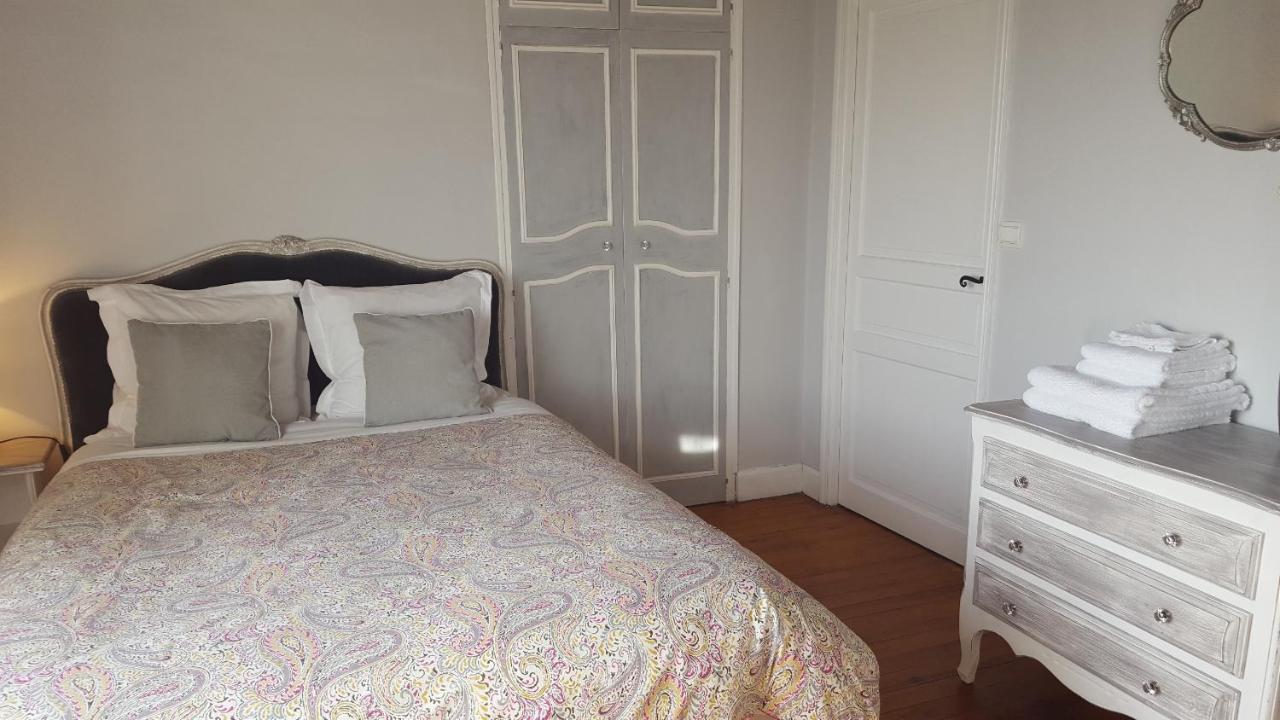 Les Tilleuls Bed and Breakfast Saint-Pé-Delbosc Eksteriør billede